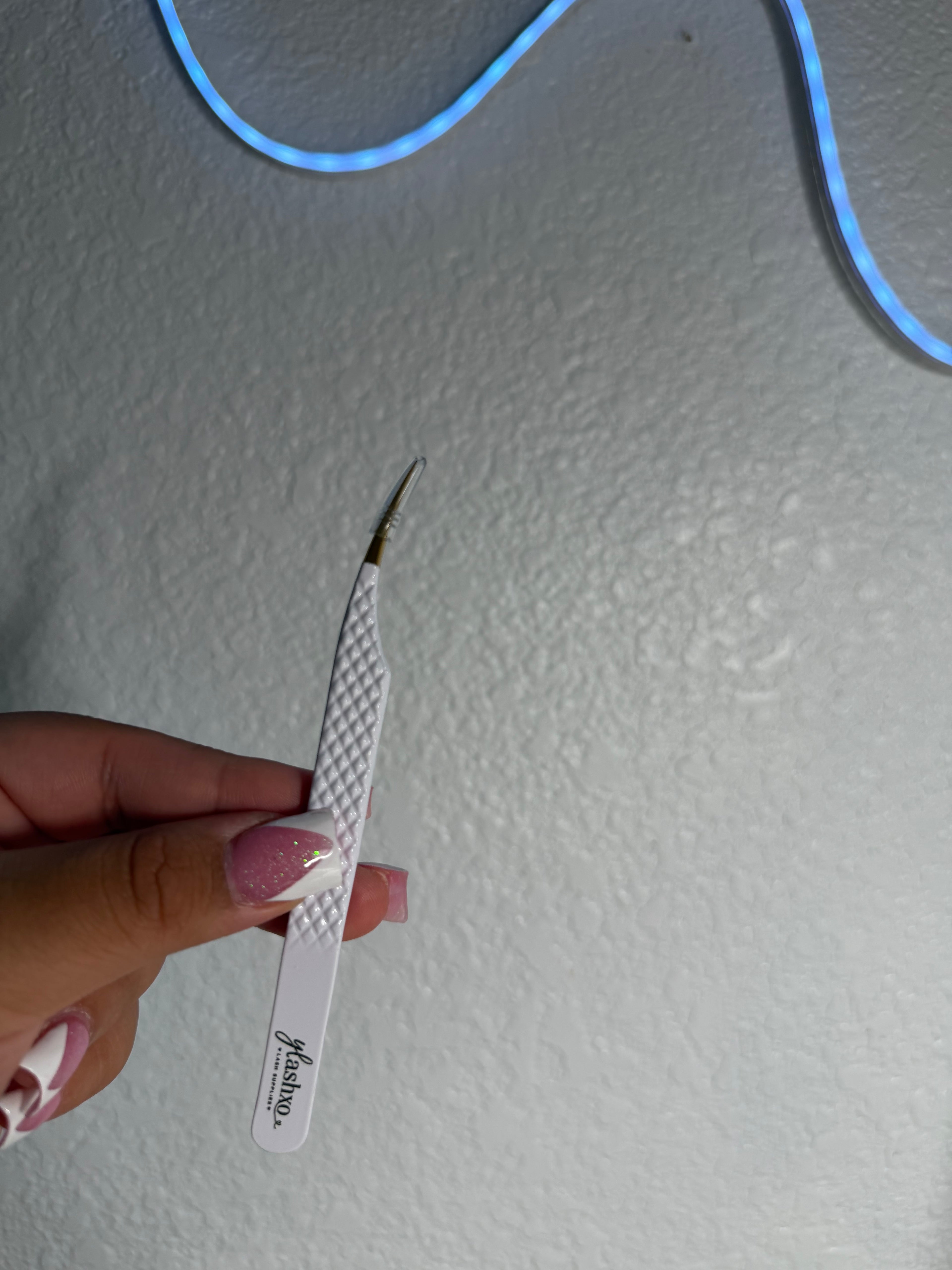 Fiber tip isolation straight curve tweezers